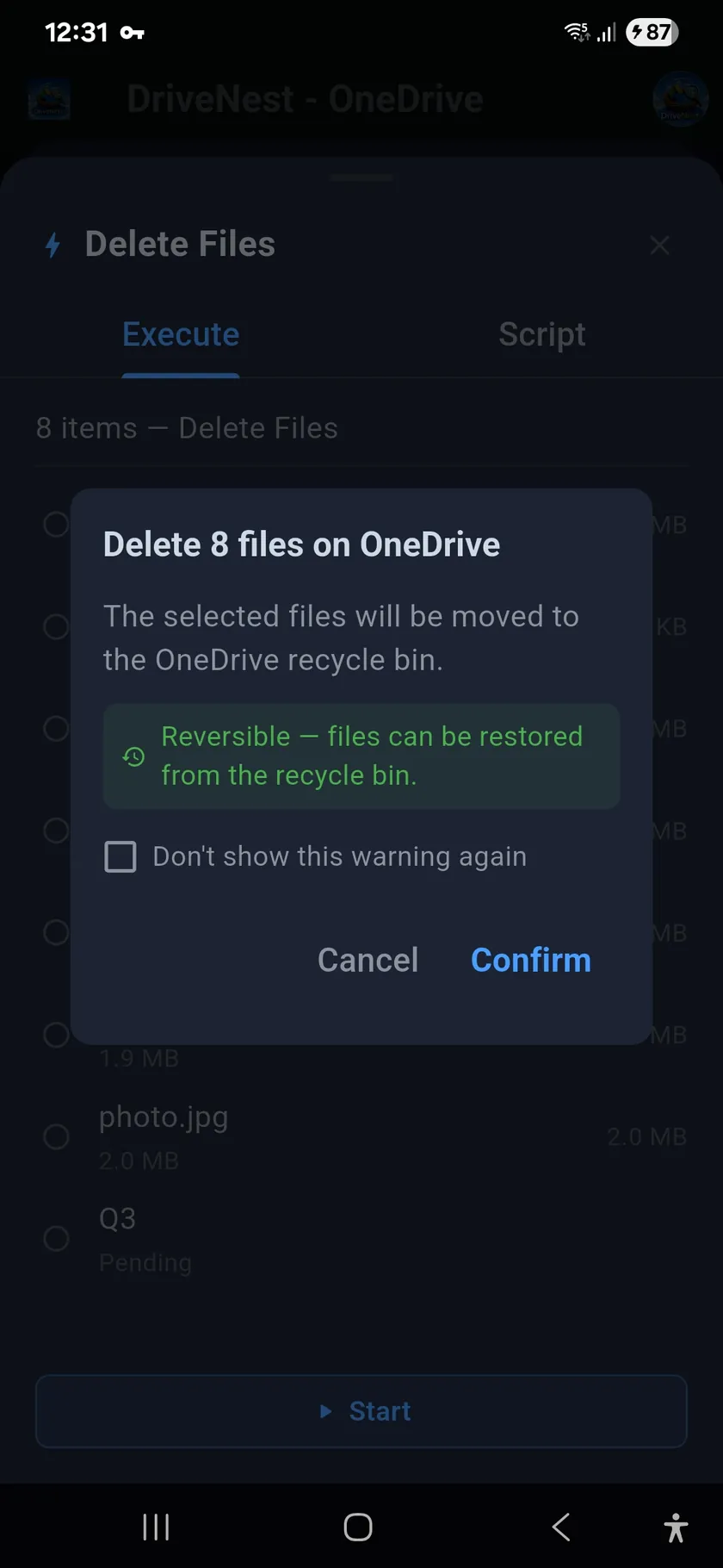 Confirmation dialog: Delete 8 files on OneDrive, moved to the recycle bin and reversible